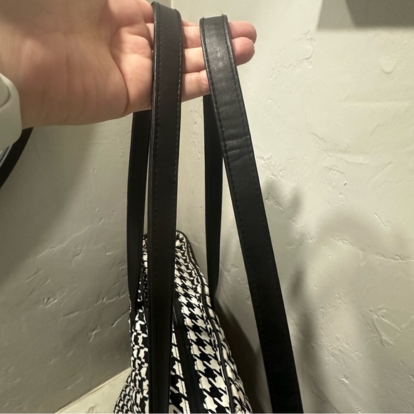 Vera Bradley Black White XL Weekender Travel Bag 25x15x8 - Picture 10 of 16